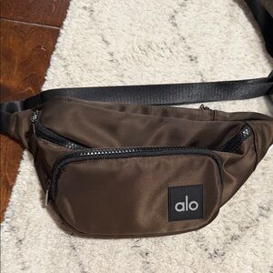 ALO Yoga Dark Brown Belt Bag